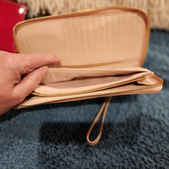 Tory Bitch wristlet wallet - Picture 11 of 11